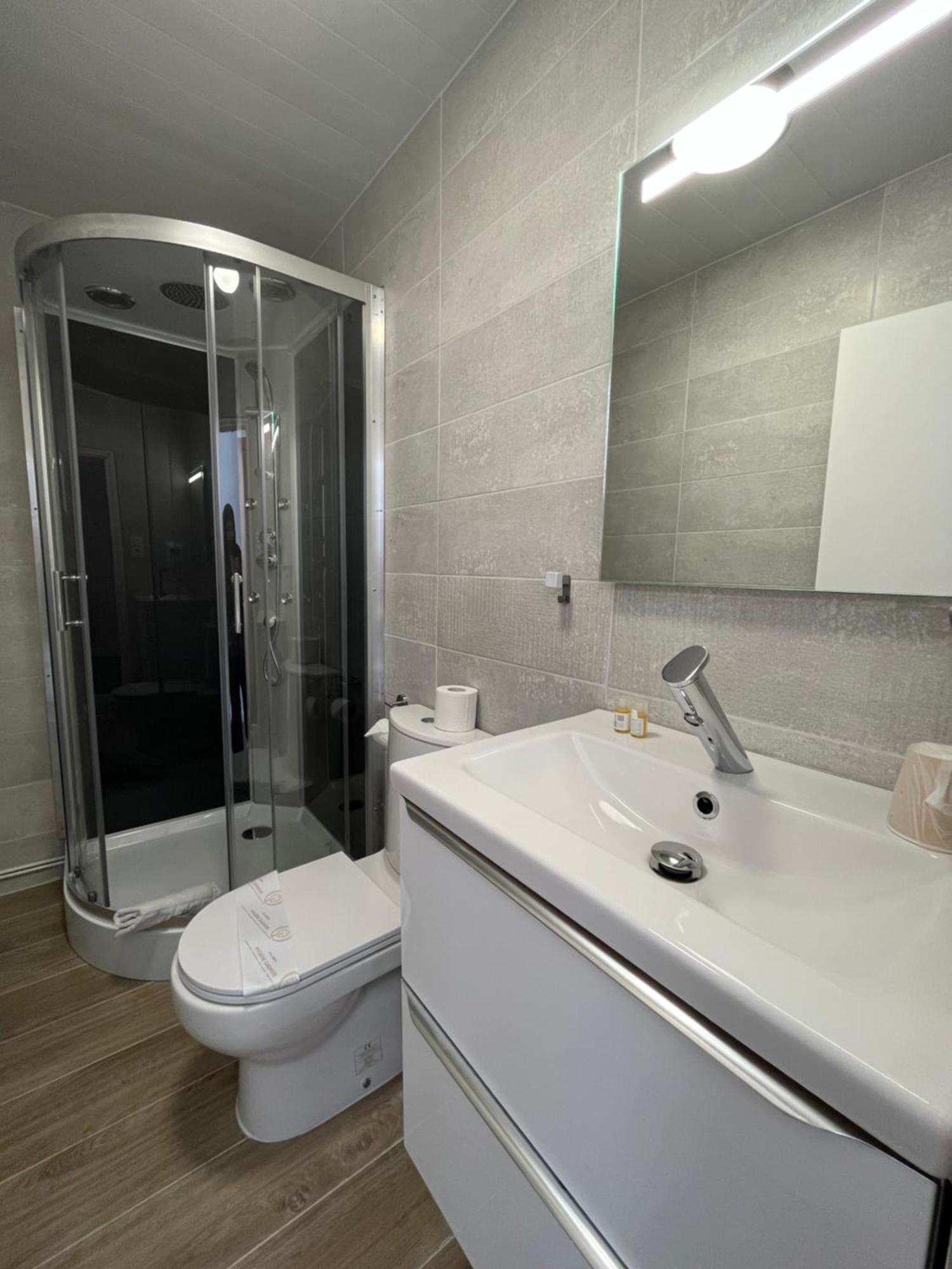 Hotel Agena Brest Buitenkant foto